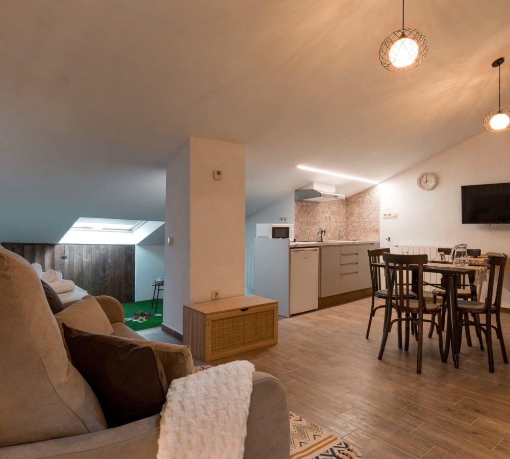 Descripción de un acogedor apartamento moderno.